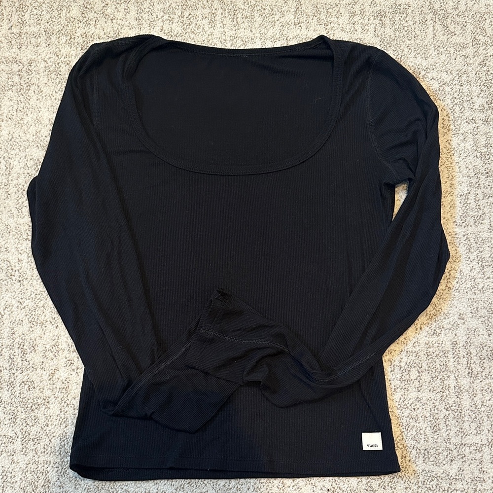 Vuori Long Sleeve Cove Ultra Scoop, Black XS